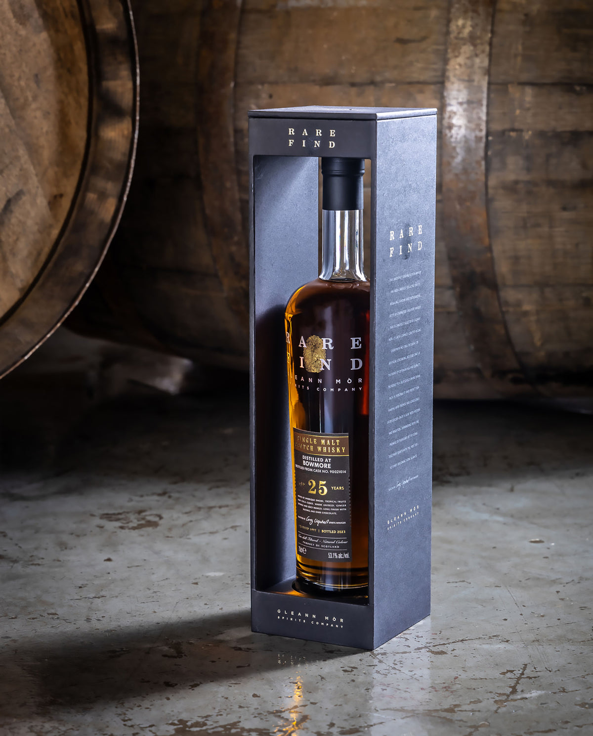 Bowmore 25 Year Old — product beauty view